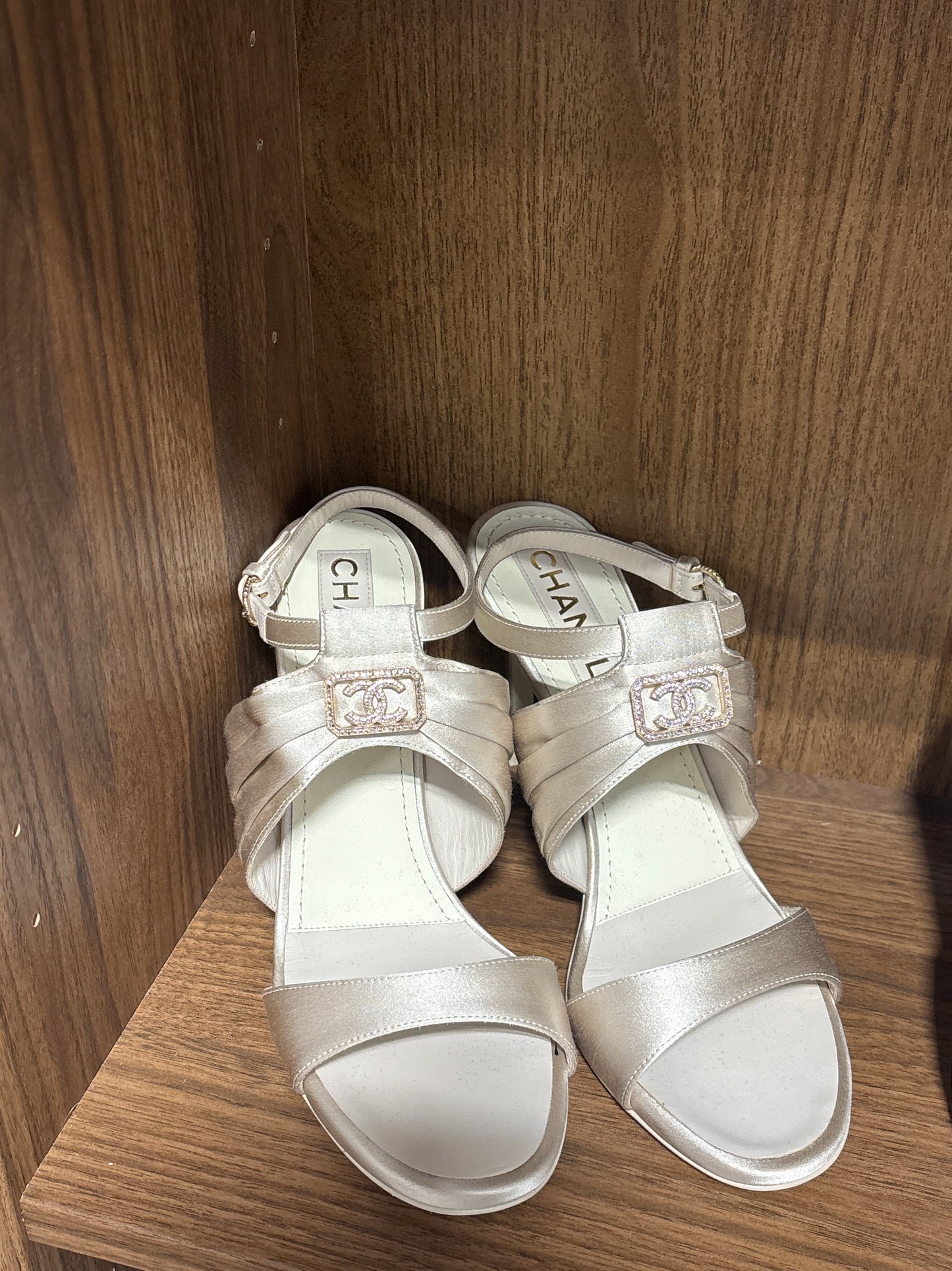 Chanel size 41 satin heel