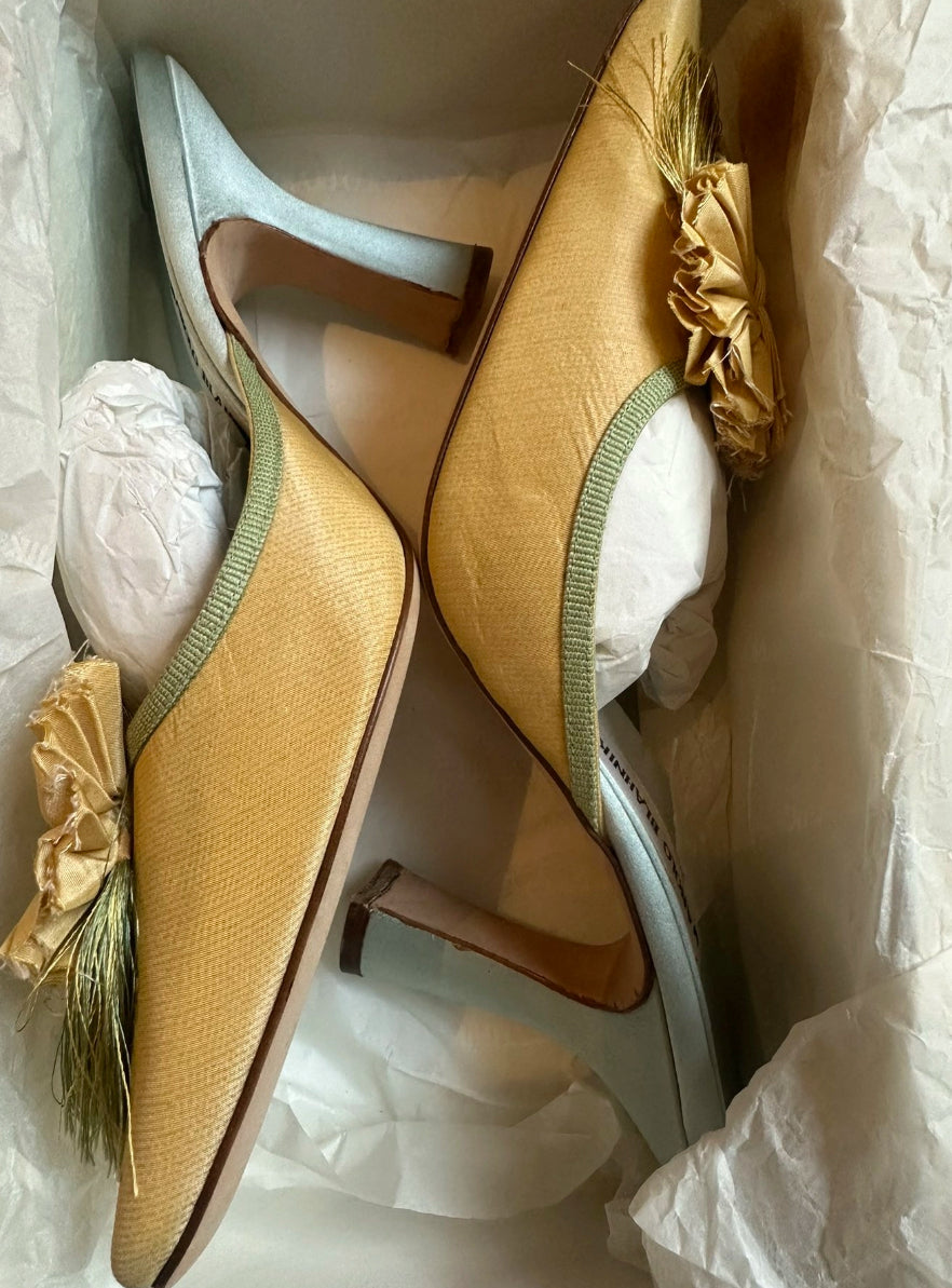 Manolo Blahnik Marie Antoinette 39 mule