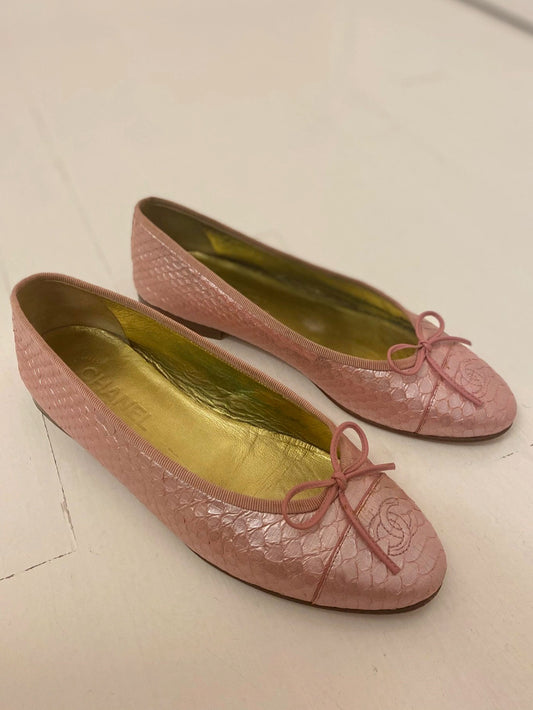 Chanel pink python 37
