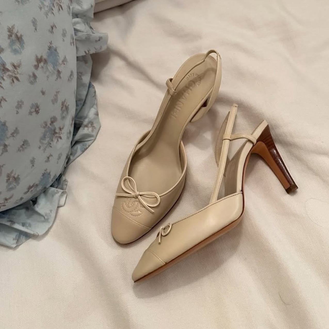 Chanel ivory slingback 41
