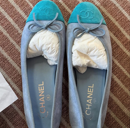 Chanel size 40 suede blue