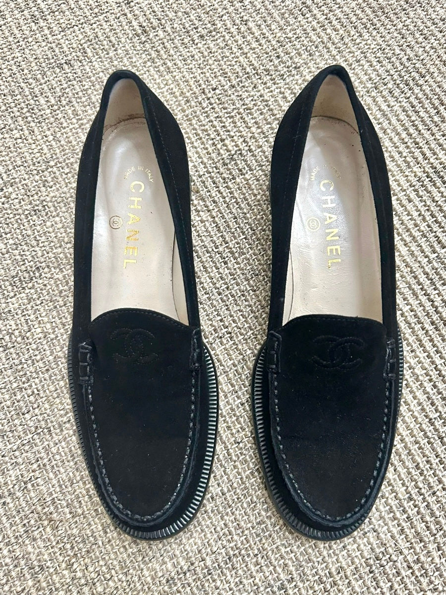 Chanel black suede loafer 37.5