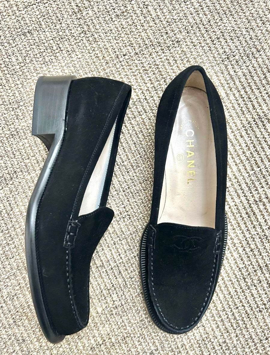 Chanel black suede loafer 37.5